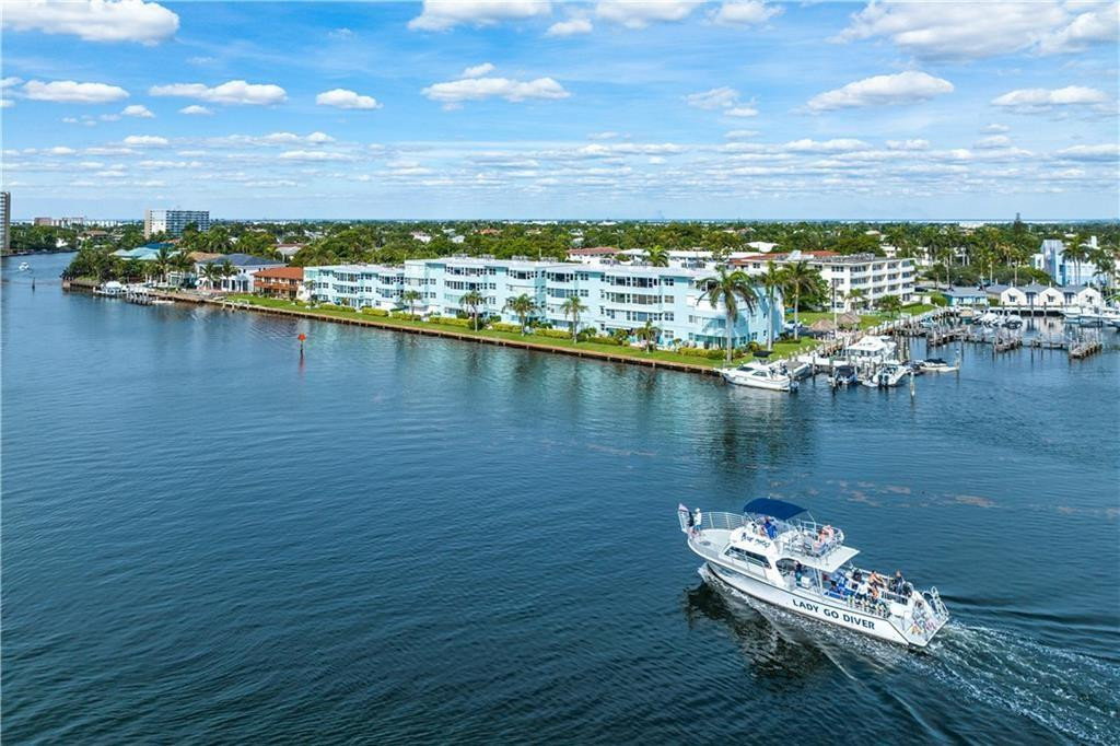 2758 Northeast 30th Avenue, Unit 3A Lighthouse Point, FL 33064 - Photo 4 of 29 Photo 4