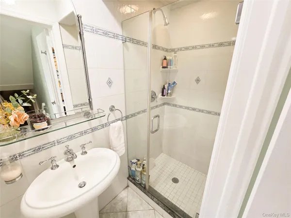 $1,100,000 | 24 Edna Drive, Syosset, NY 11791