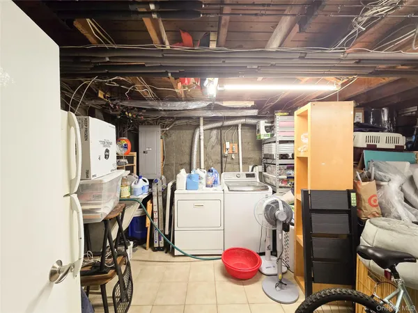 $1,100,000 | 24 Edna Drive, Syosset, NY 11791