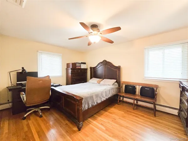 $1,100,000 | 24 Edna Drive, Syosset, NY 11791