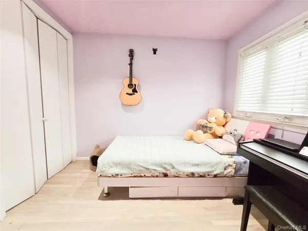 $1,100,000 | 24 Edna Drive, Syosset, NY 11791