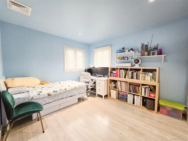 $1,100,000 | 24 Edna Drive, Syosset, NY 11791