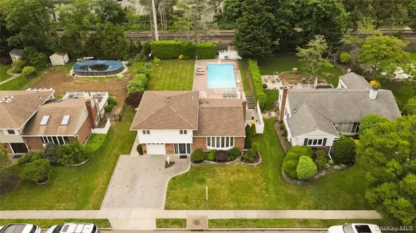 $1,100,000 | 24 Edna Drive, Syosset, NY 11791