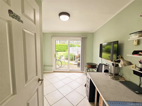 $1,100,000 | 24 Edna Drive, Syosset, NY 11791