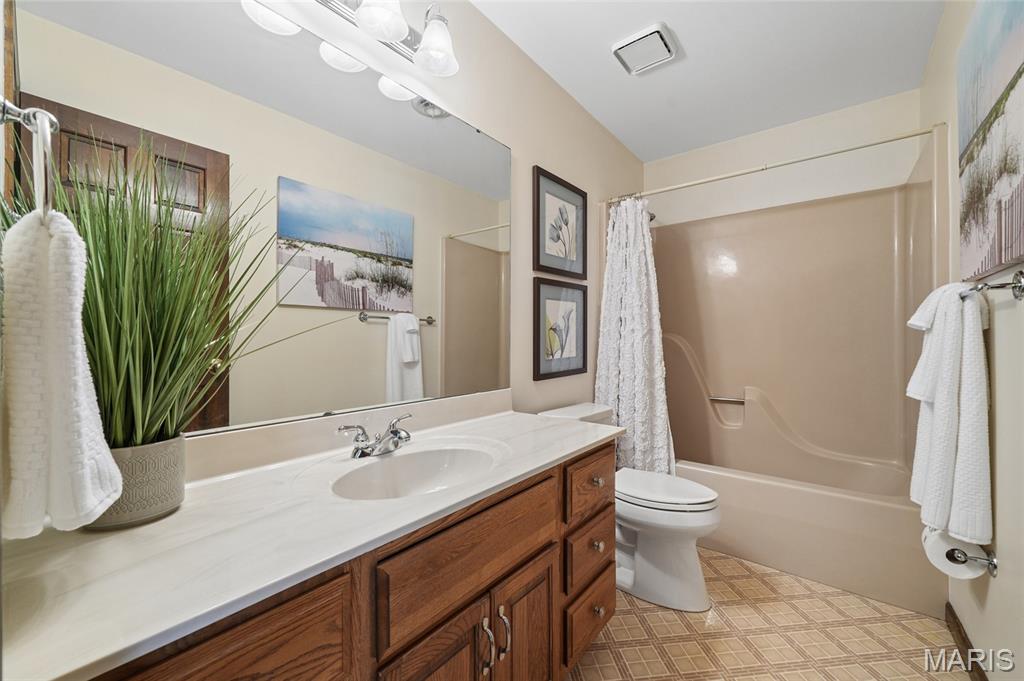 1553 Ridge Road Wildwood, MO 63021 - Photo 25 of 44