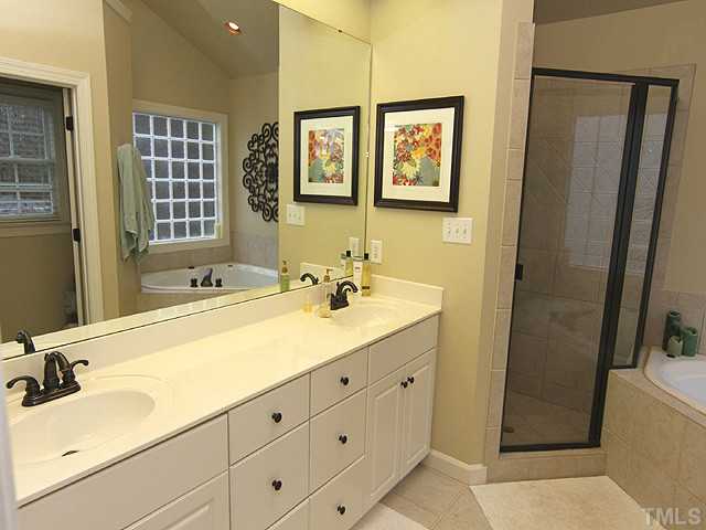 4019 Heathgate Lane Raleigh, NC 27613 - Photo 14 of 24