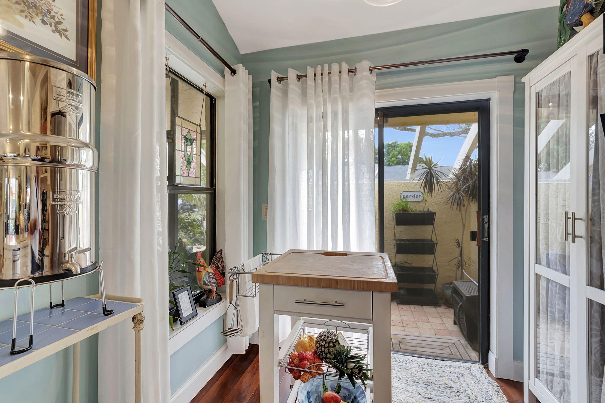 10907 Lake Front Place Boca Raton, FL 33498 - Photo 5 of 43 17-web-or-mls-DSC_4540