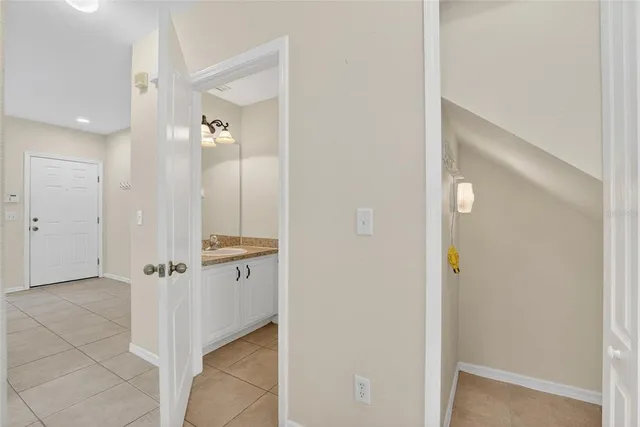 $1,750 | 15843 Fishhawk View Drive, Lithia, FL 33547