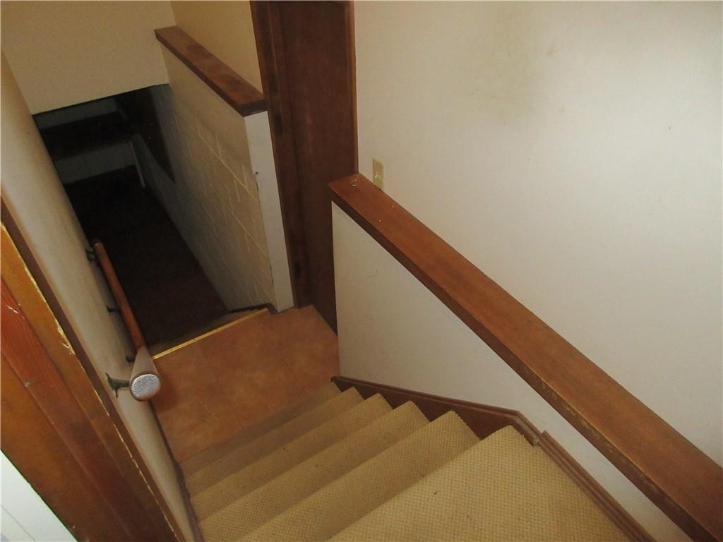 136 Hamel Road Renfrew, PA 16053 - Photo 8 of 18 a view of walk in closet