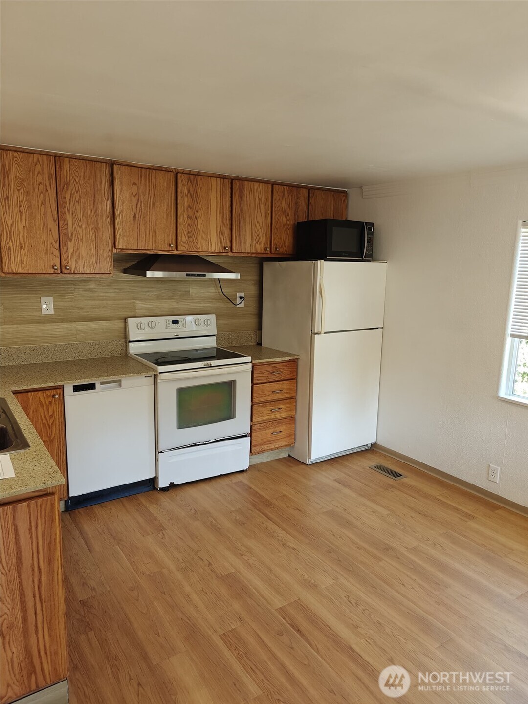 1720 Maple Lane, Unit 11 Kent, WA 98030 - Photo 12 of 30