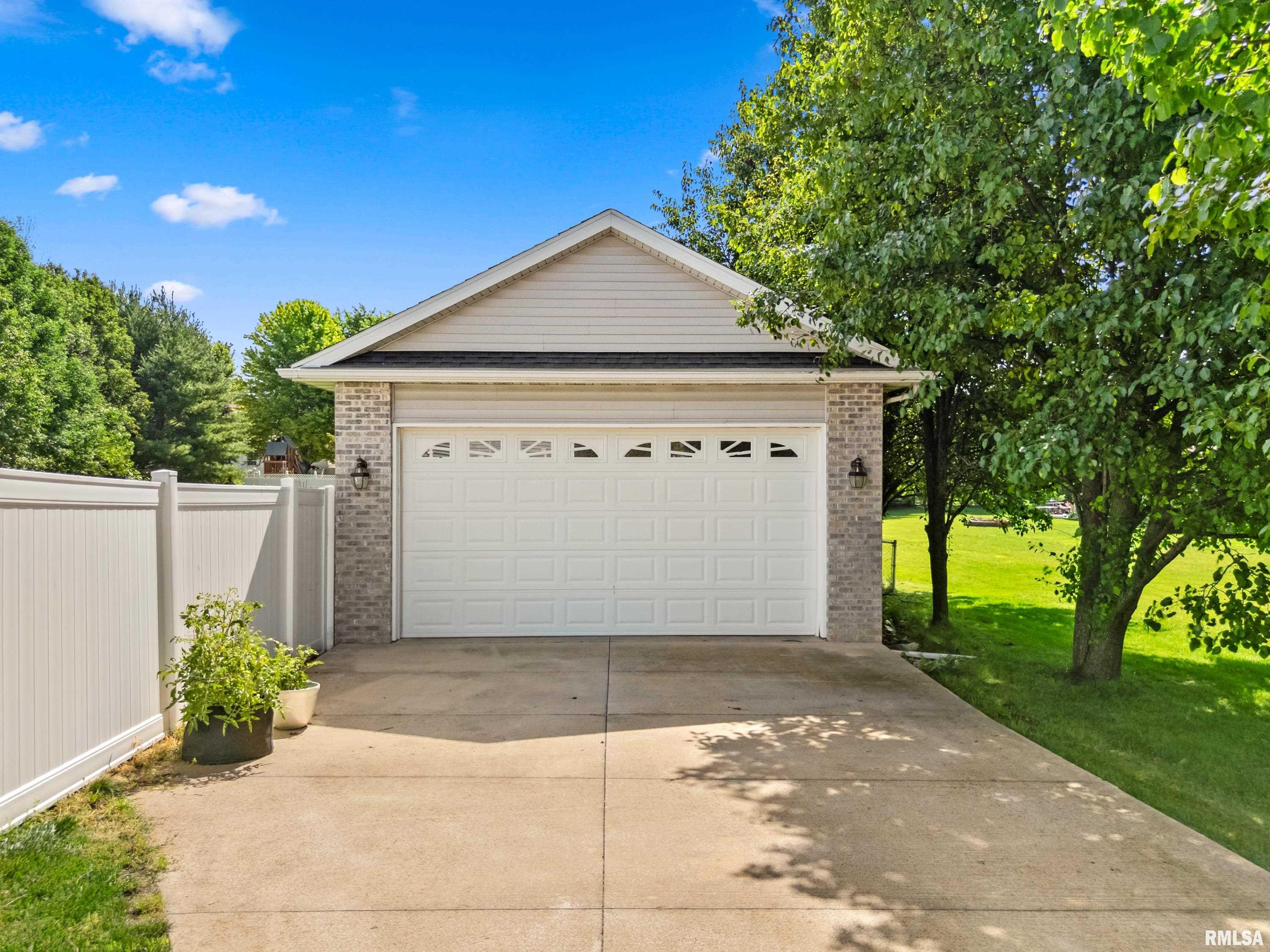 1504 Redbird Way Metamora, IL 61548 - Photo 5 of 14