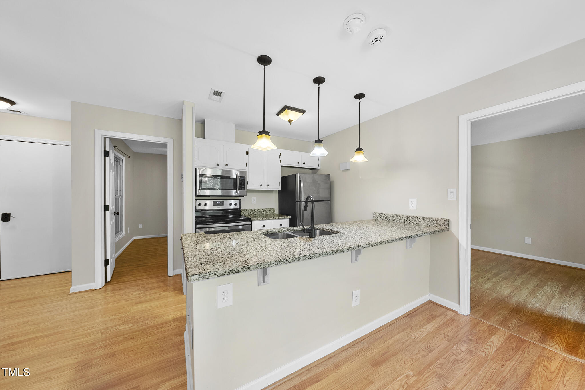 3427 Mill Run Raleigh, NC 27612 - Photo 6 of 20 6