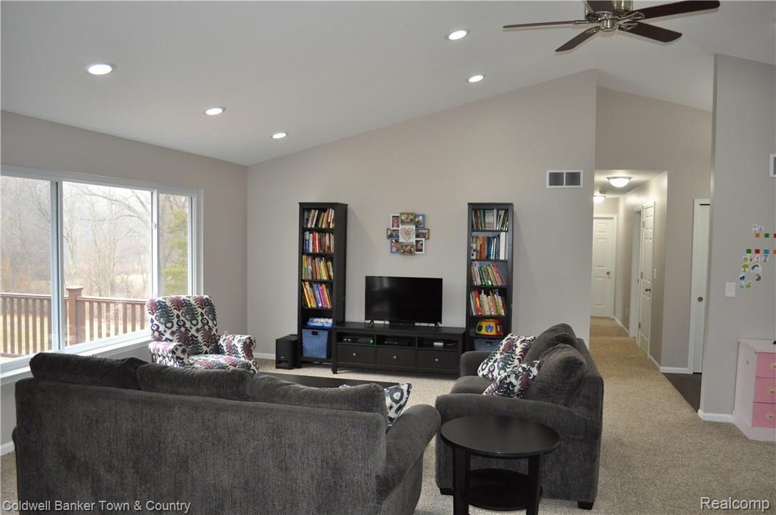 2367 Pardee Road Howell, MI 48843 - Photo 14 of 53 17.JPG