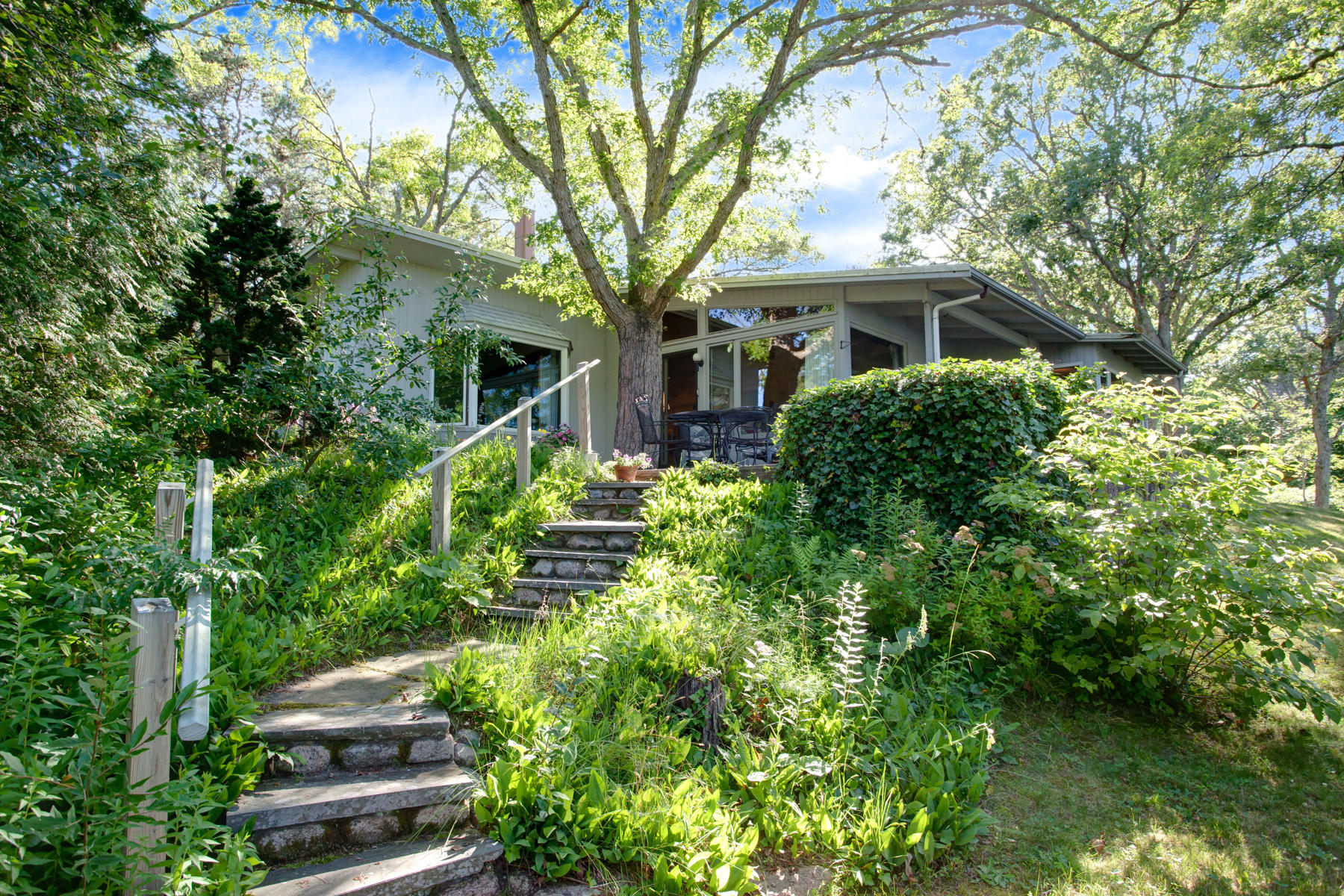 100 Ransom Road, Falmouth, MA 02540 Compass