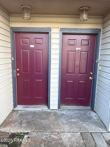 $210,000 | 201 High Meadows Boulevard, Unit 209212, Lafayette, LA 70507