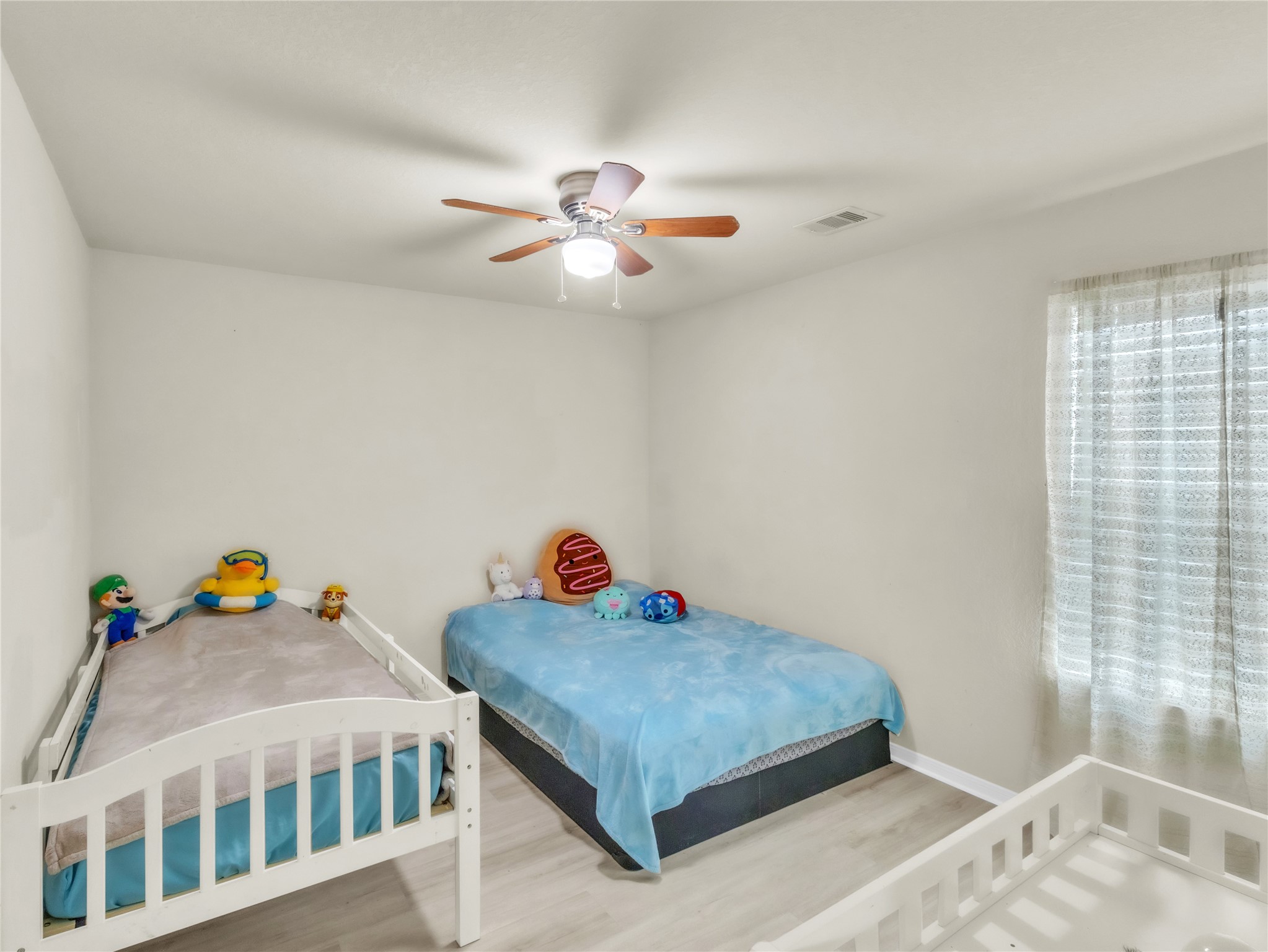 10515 Ince Lane Houston, TX 77040 - Photo 23 of 31 Bedroom (3) 2nd floor