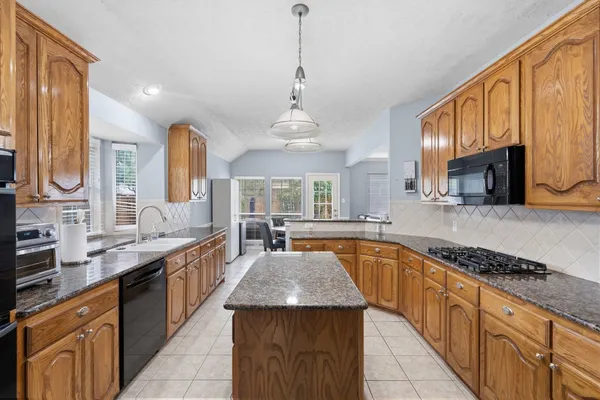 $3,200 | 10134 West Temple Drive, Houston, TX 77095