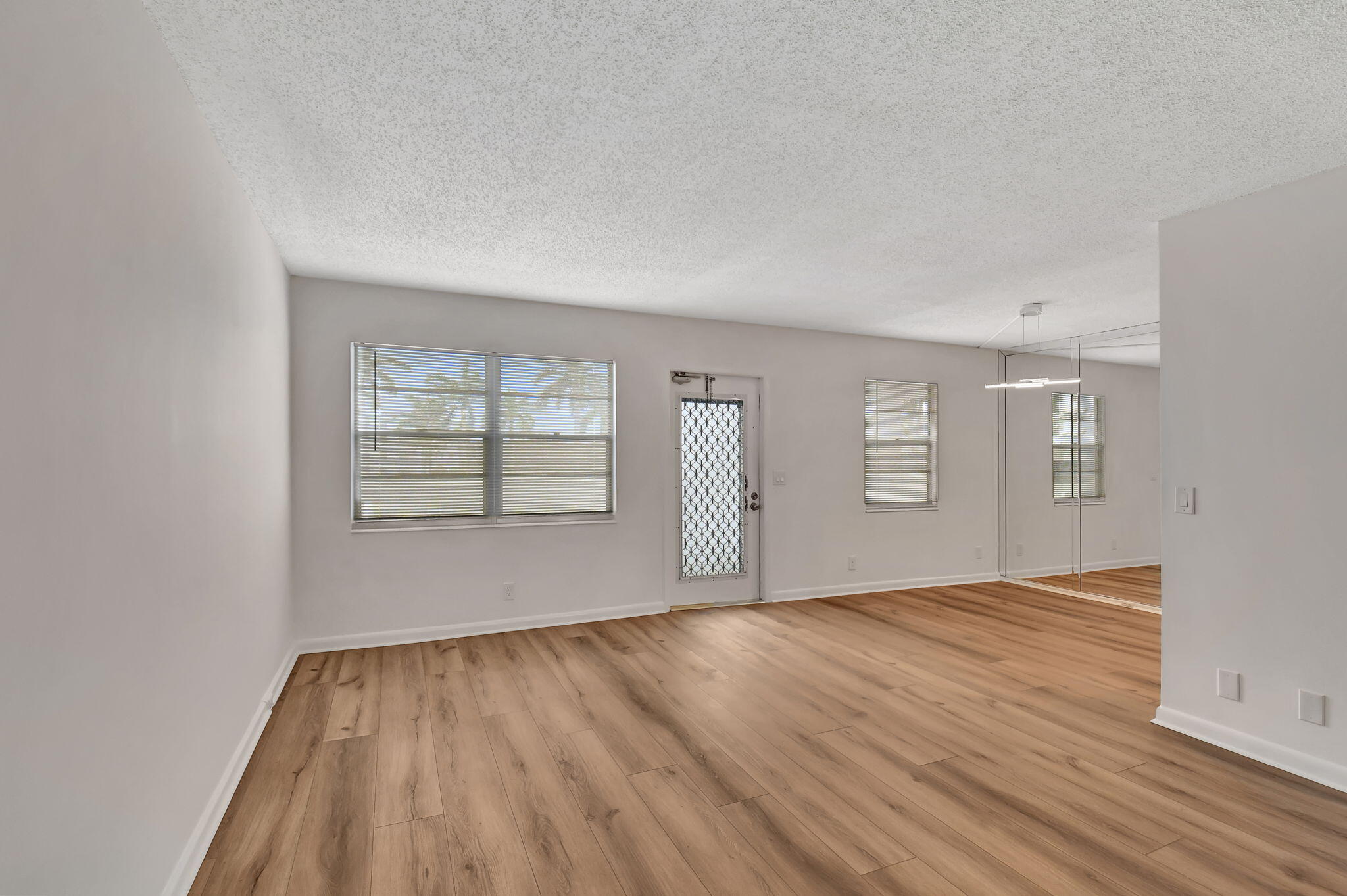 2074 Exeter, Unit 2074E Boca Raton, FL 33434 - Photo 12 of 66 Dining Room/Living Room