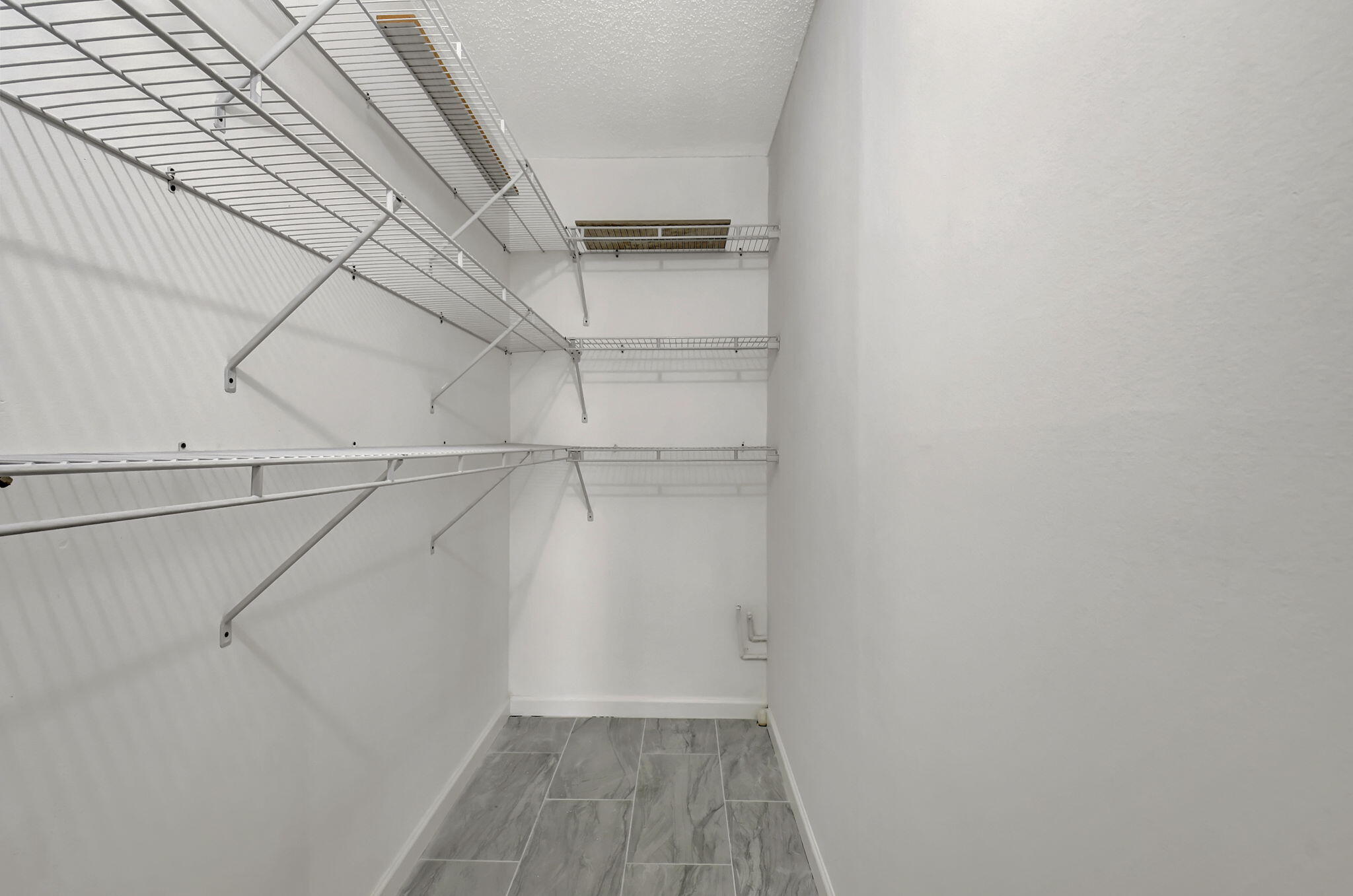2074 Exeter, Unit 2074E Boca Raton, FL 33434 - Photo 16 of 66 Walk in closet