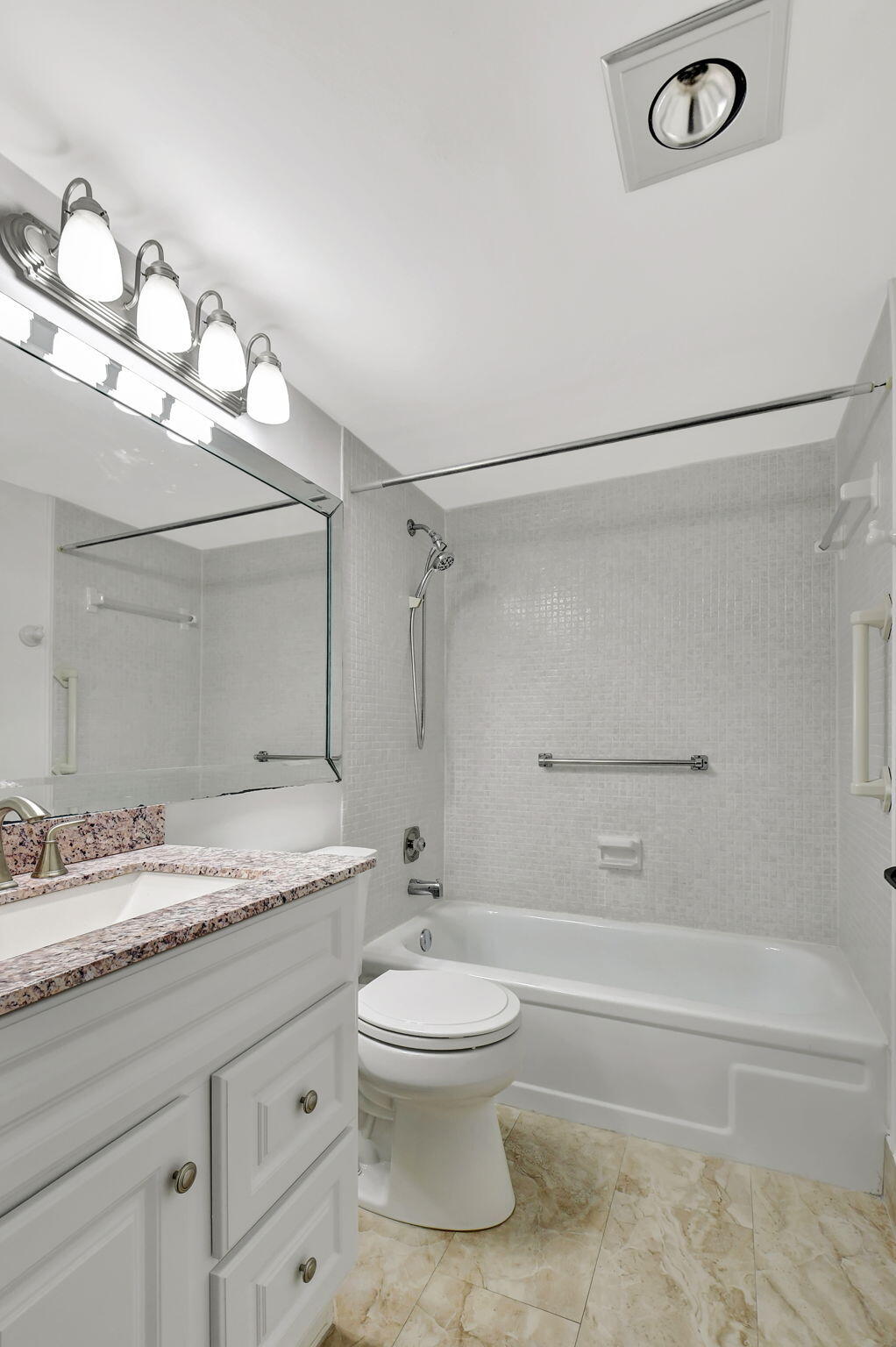 2074 Exeter, Unit 2074E Boca Raton, FL 33434 - Photo 18 of 66 Master Bathroom