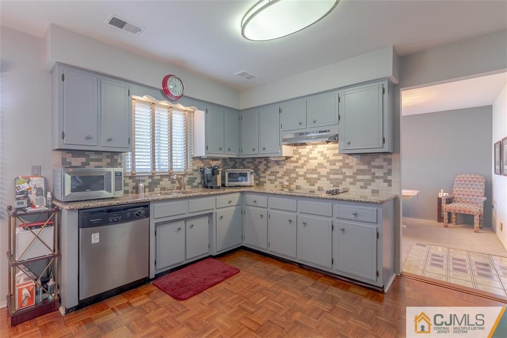 21 South Rhoda Street Monroe Township, NJ 08831 - Photo 7 of 20 Gallery Image 7