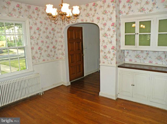 2804 Ridge Rd Drive Alexandria, VA 22302 - Photo 4 of 25 Dining room with built-in china cupboard