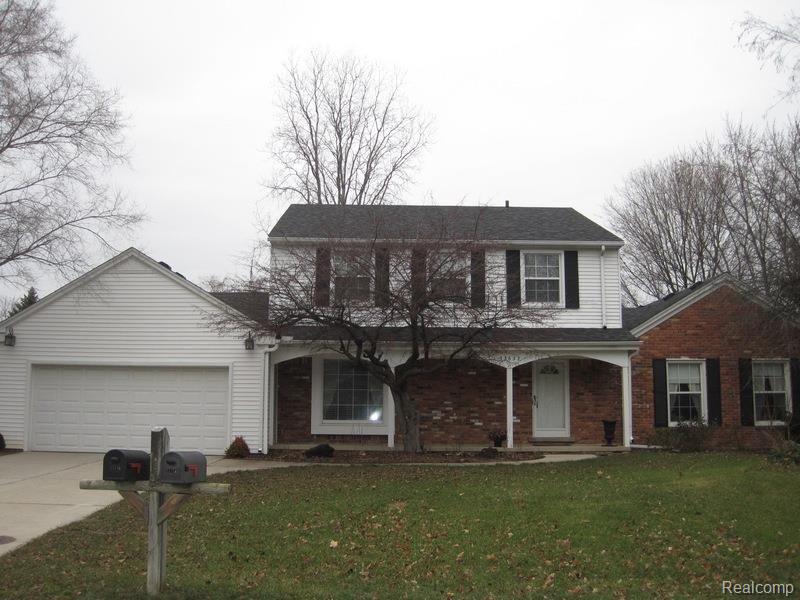 33632 Old Timber Road Farmington, MI 48331 - Photo 1 of 26 Front of Home