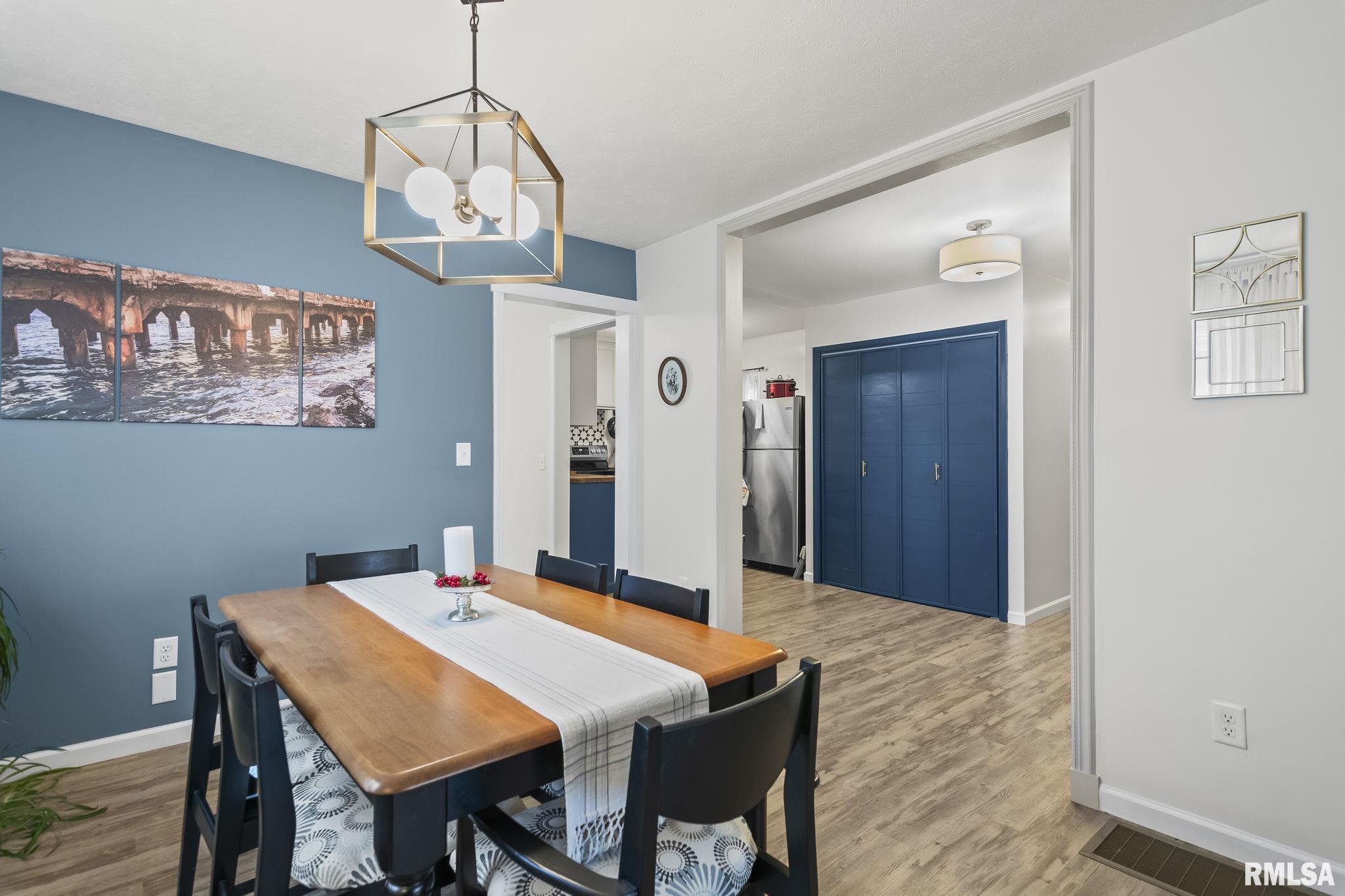 614 East Walnut Street Chatham, IL 62629 - Photo 11 of 38