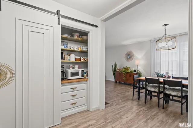 $210,000 | 614 East Walnut Street, Chatham, IL 62629