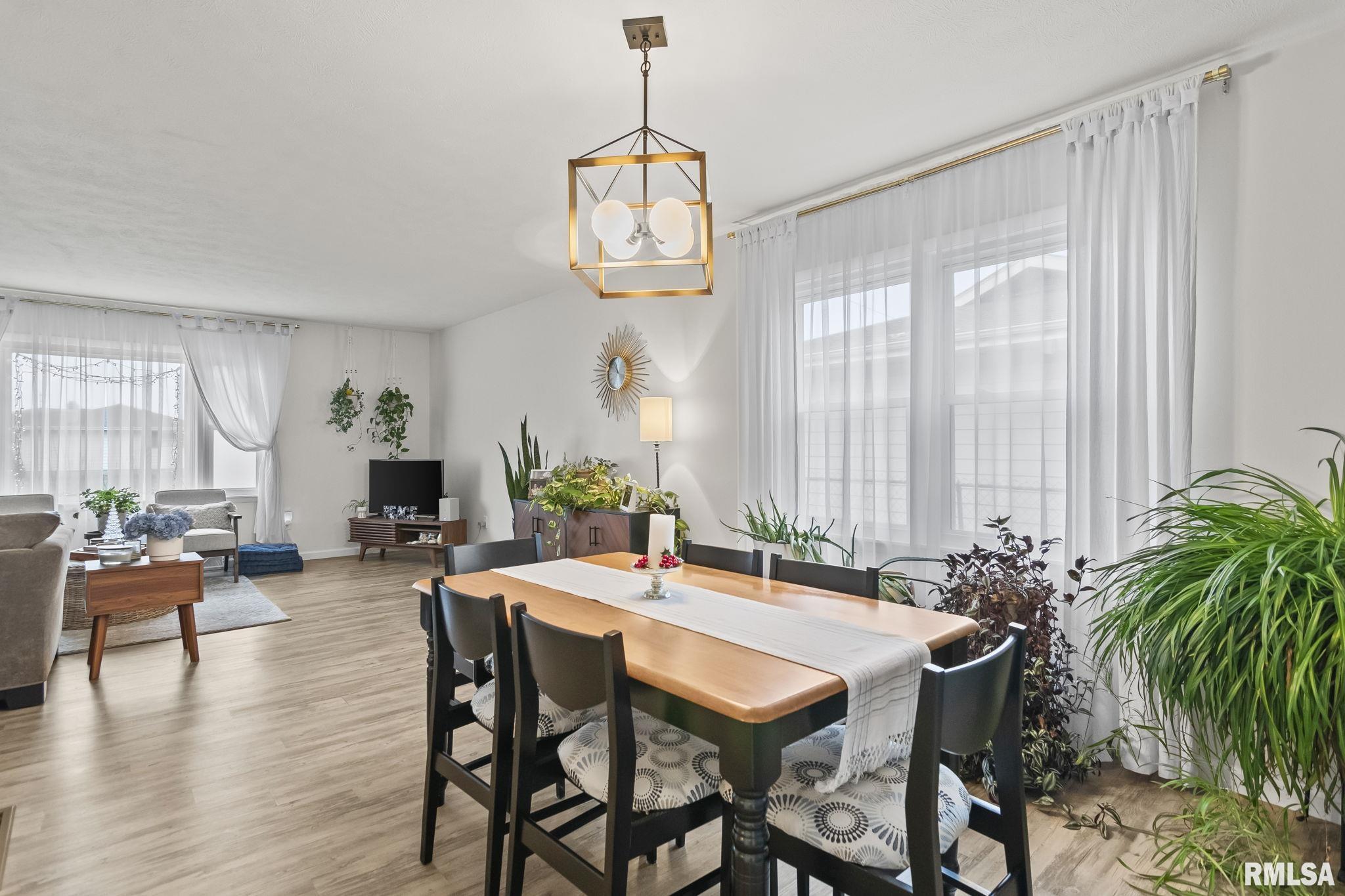 614 East Walnut Street Chatham, IL 62629 - Photo 13 of 38