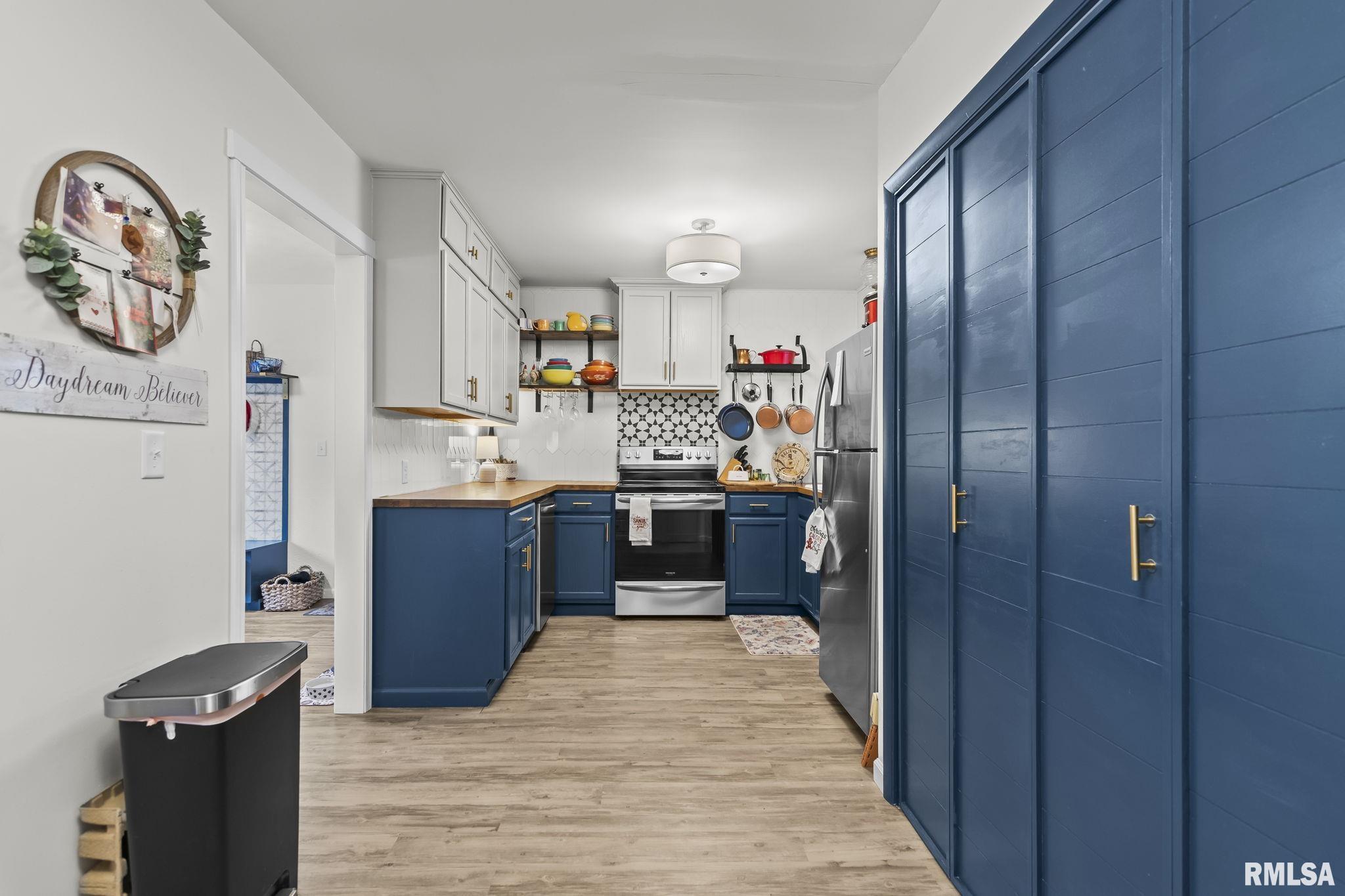 614 East Walnut Street Chatham, IL 62629 - Photo 15 of 38