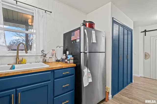 $210,000 | 614 East Walnut Street, Chatham, IL 62629