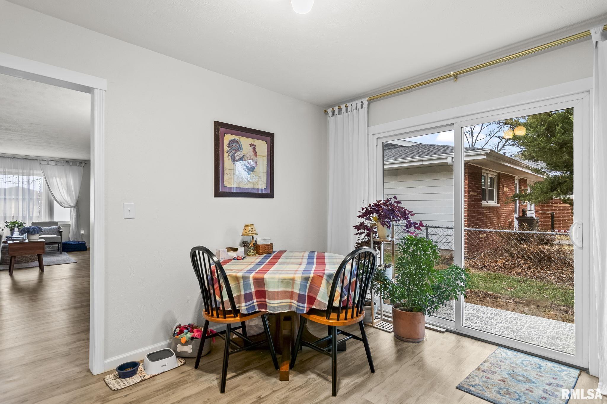 614 East Walnut Street Chatham, IL 62629 - Photo 21 of 38