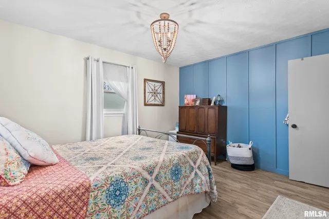 $210,000 | 614 East Walnut Street, Chatham, IL 62629