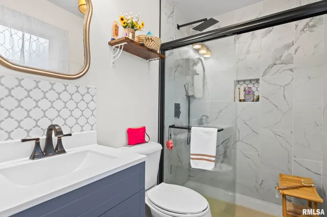 $210,000 | 614 East Walnut Street, Chatham, IL 62629