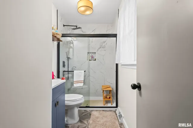 $210,000 | 614 East Walnut Street, Chatham, IL 62629