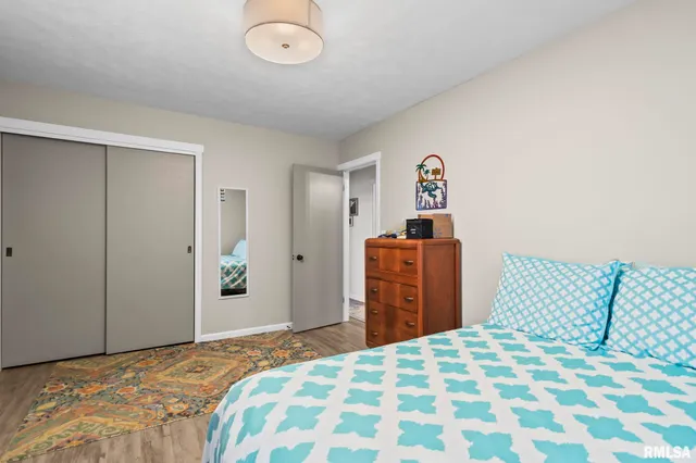 $210,000 | 614 East Walnut Street, Chatham, IL 62629