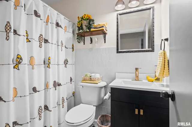 $210,000 | 614 East Walnut Street, Chatham, IL 62629