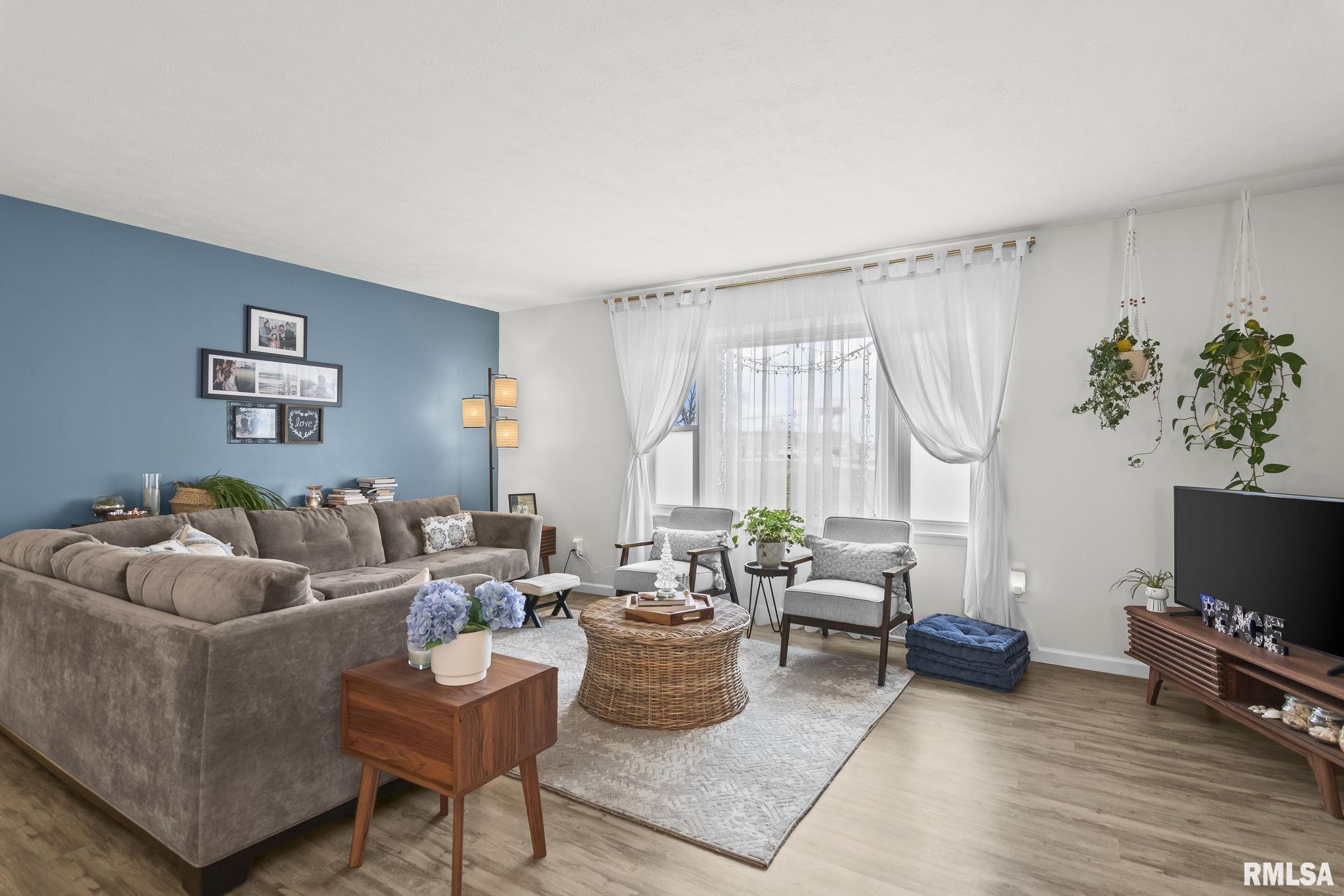 614 East Walnut Street Chatham, IL 62629 - Photo 6 of 38