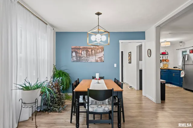 $210,000 | 614 East Walnut Street, Chatham, IL 62629