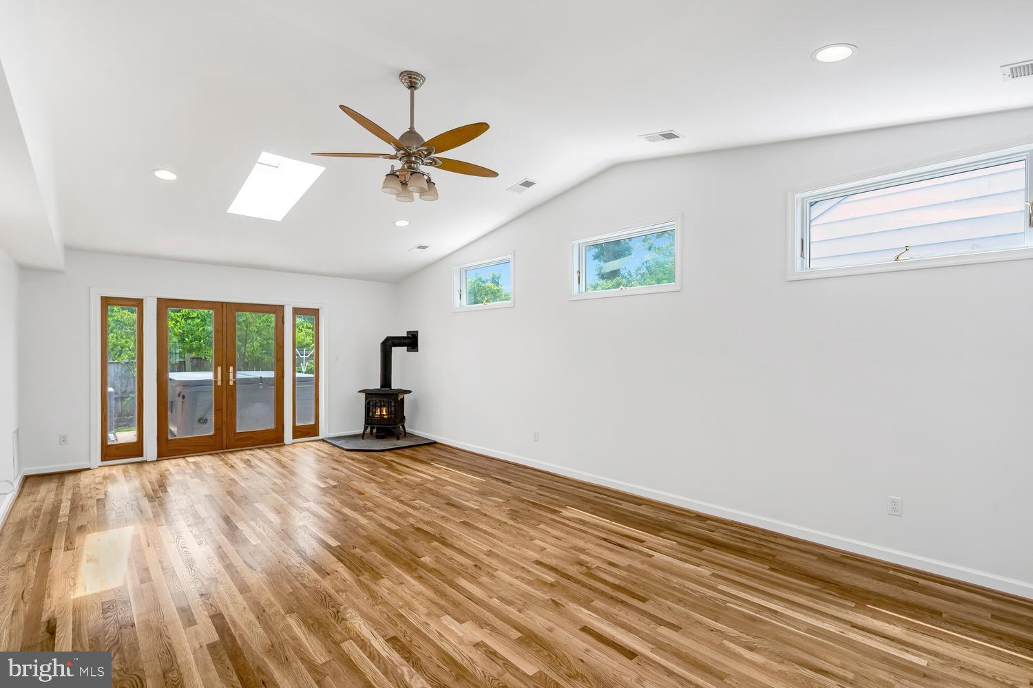 8339 Wagon Wheel Road Alexandria, VA 22309 - Photo 11 of 46 Gallery Image 11