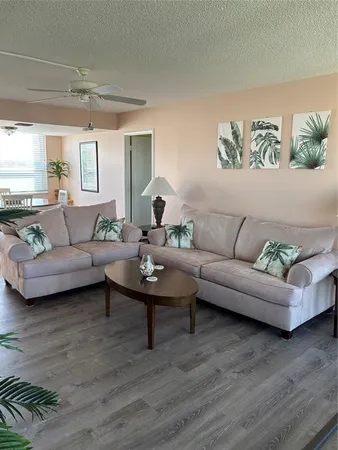 $2,500 | 3442 Northeast Causeway Boulevard, Unit 401, Jensen Beach, FL 34957