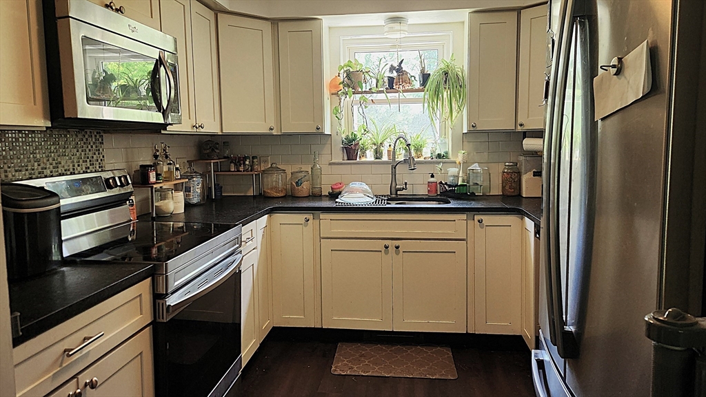 77 Chestnut Hill Road Millville, MA 01529 - Photo 3 of 26 Gallery Image 3