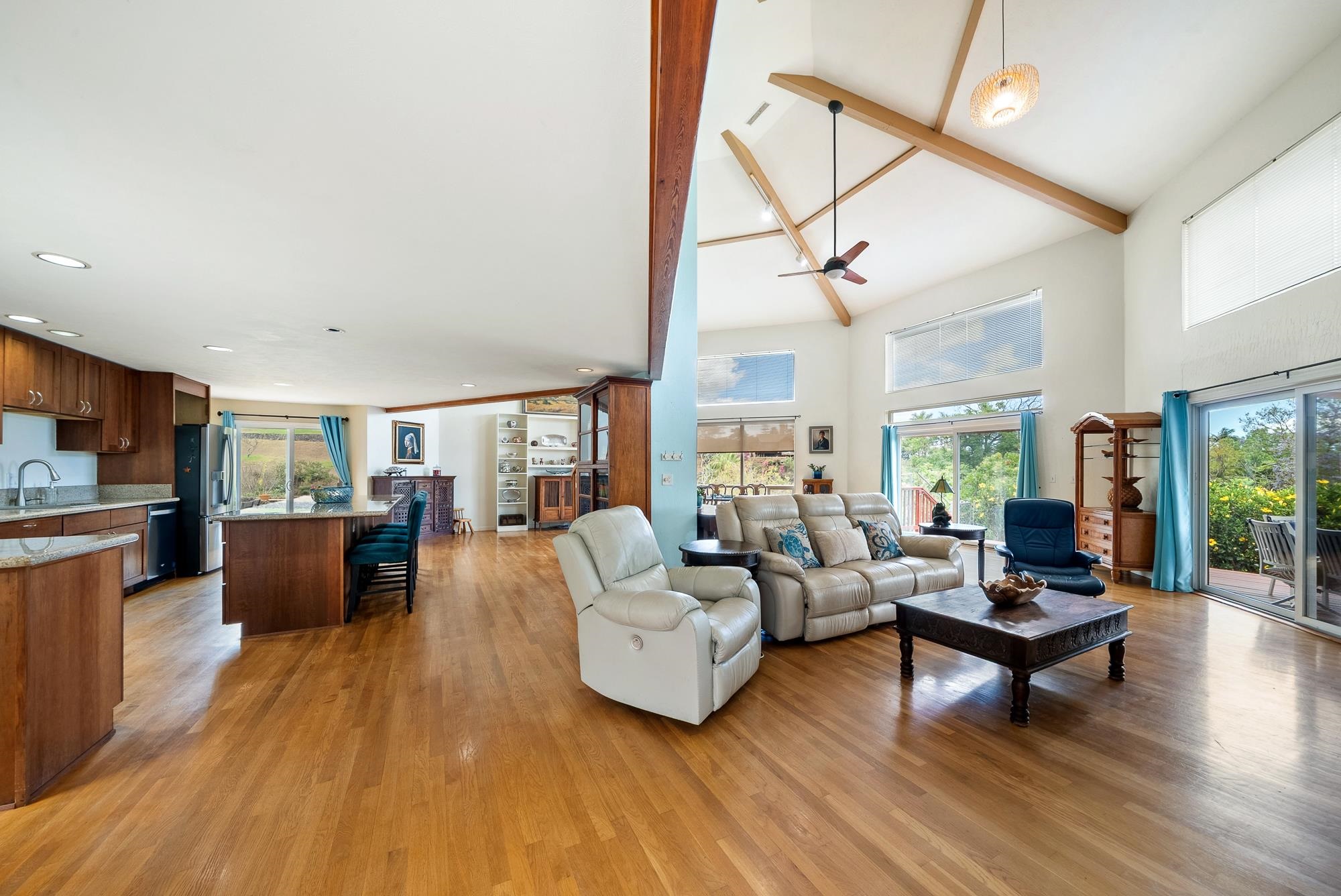 20 Pea Place Kula, HI 96790 - Photo 5 of 49 a living room with furniture and a wooden floor