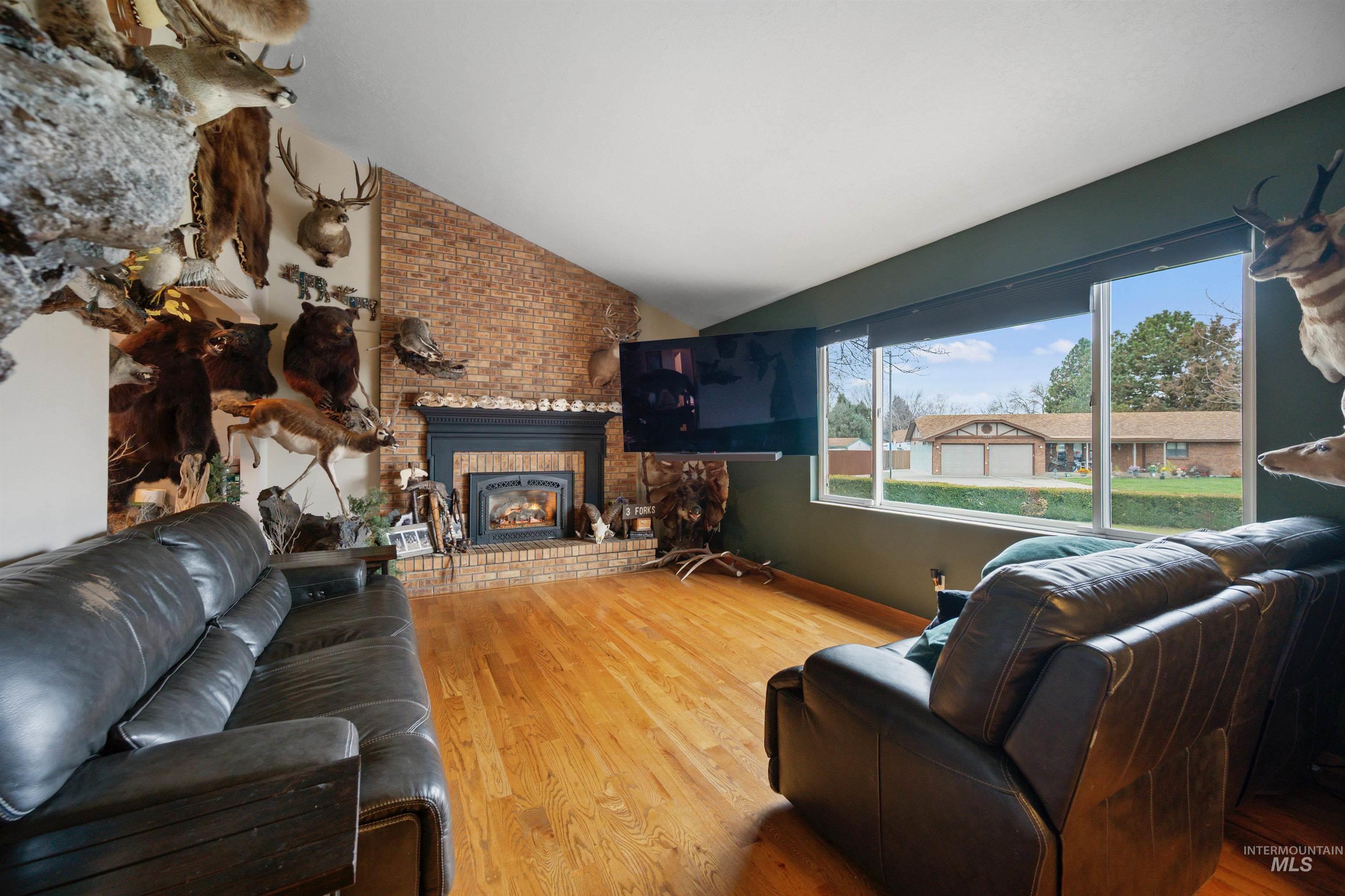 1310 South Cotterell Way Boise, ID 83709 - Photo 3 of 35