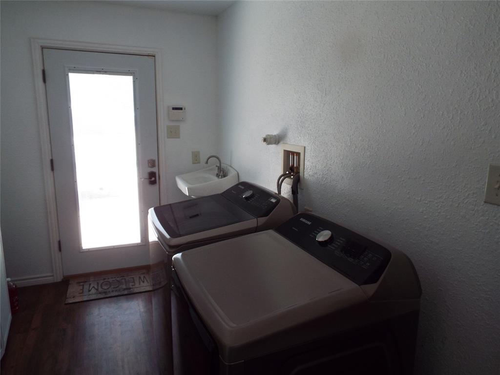 721 Midway Road Tool, TX 75143 - Photo 22 of 30 a view of workspace with a window