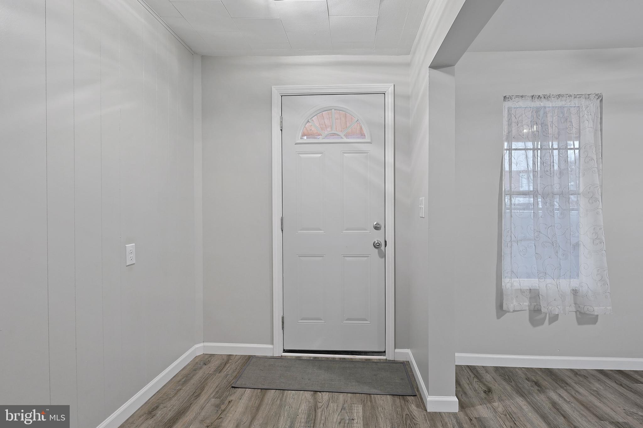4 Chestnut Street Frostburg, MD 21532 - Photo 5 of 53 Foyer