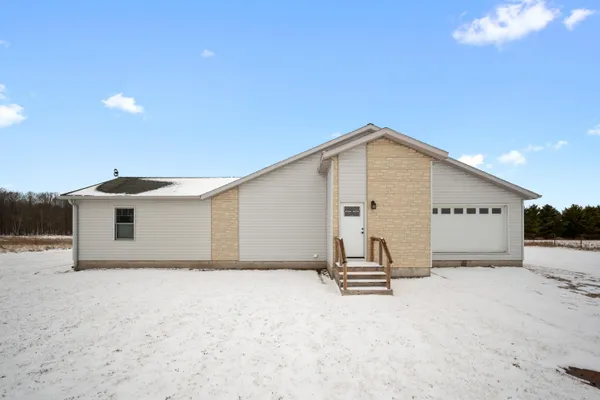 $250,000 | 6163 North Meridian Road, Hope, MI 48628