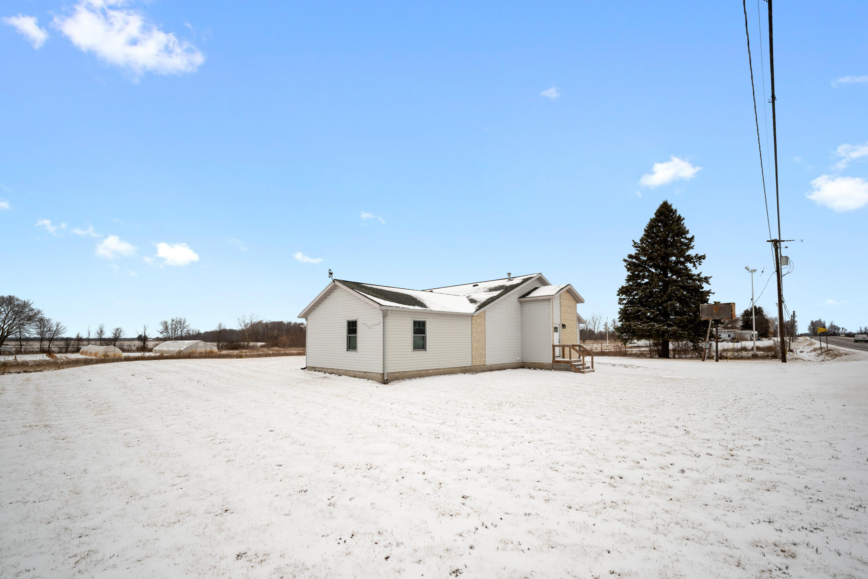 6163 North Meridian Road Hope, MI 48628 - Photo 2 of 25 2
