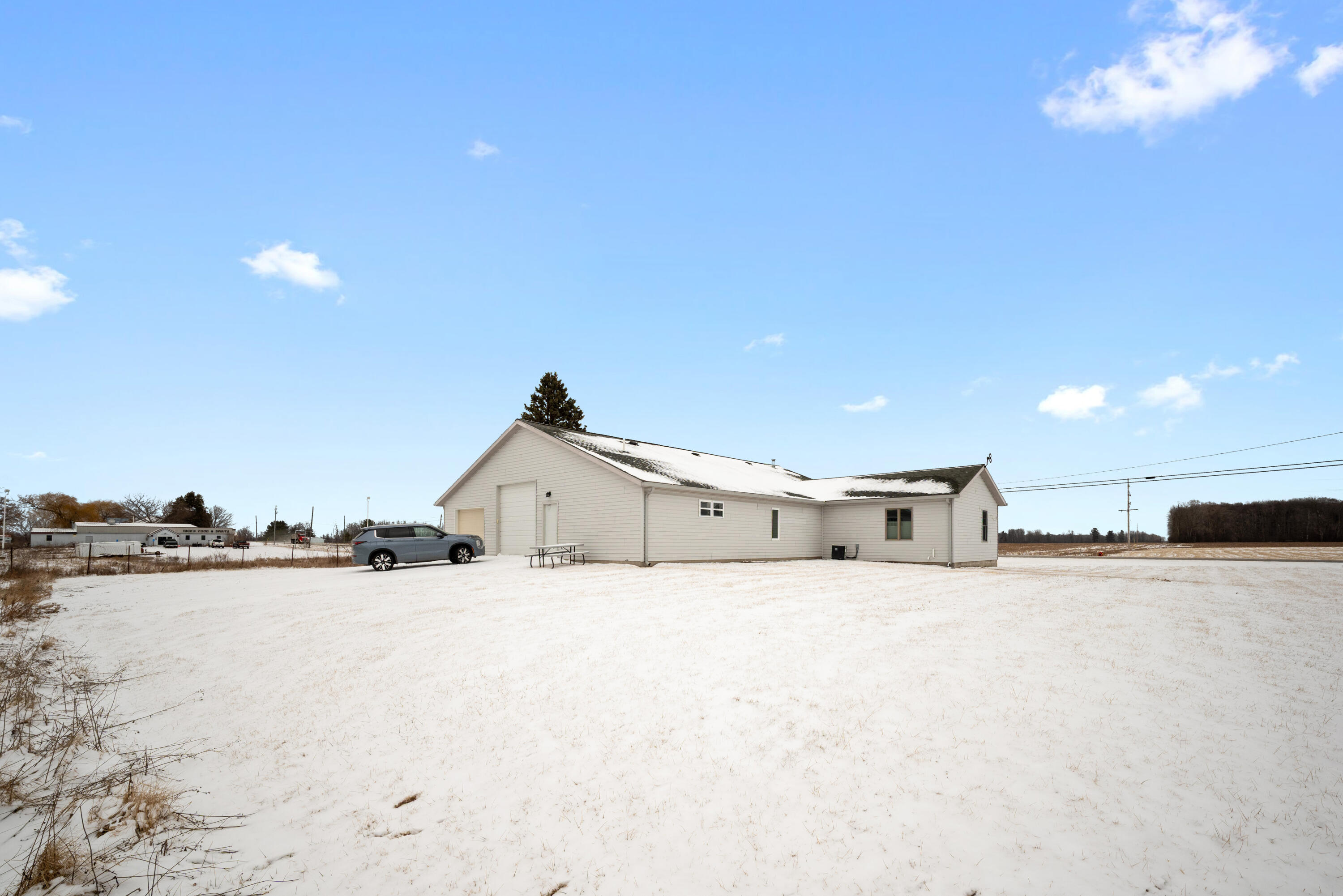 6163 North Meridian Road Hope, MI 48628 - Photo 3 of 25 3